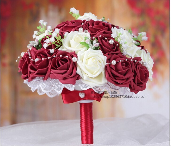 red bridesmaid bouquets